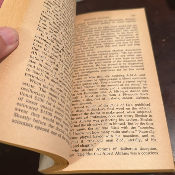 Fads and Fallacies Book Vtg. Paperback - Picture 2 of 3